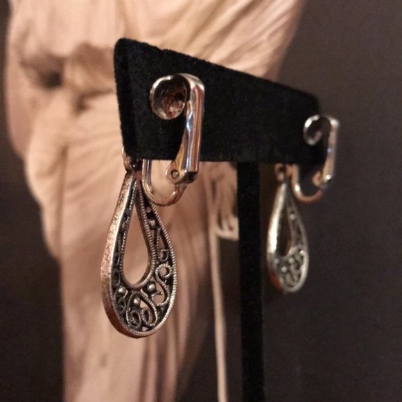 Antique Marcasite Sterling Silver Clip-On Earrings - Picture 3 of 9